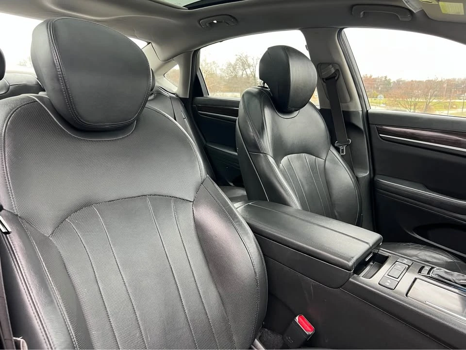 2016 Hyundai Genesis - Image 15 of 19