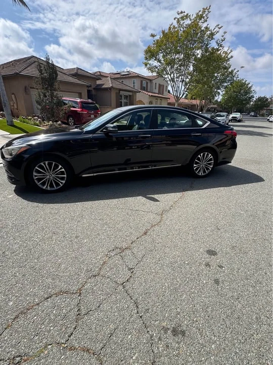 2016 Hyundai Genesis - Image 2 of 7