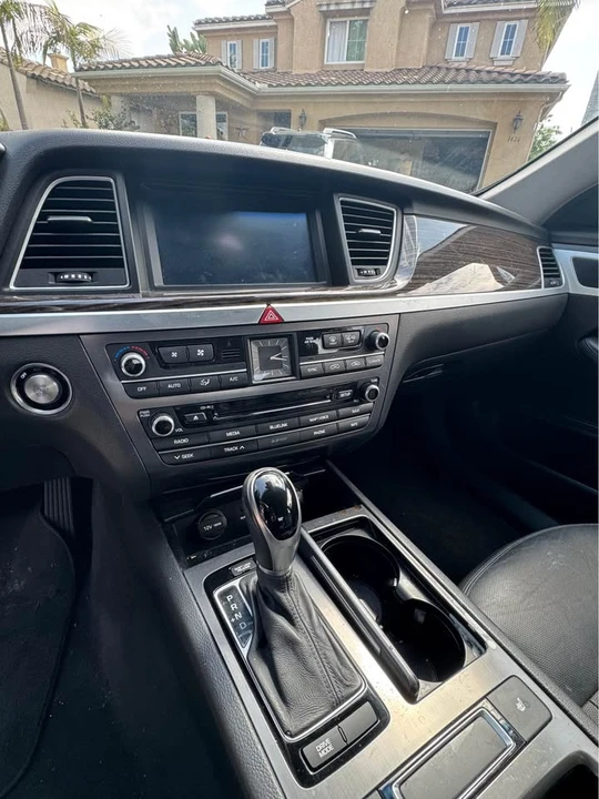 2016 Hyundai Genesis - Image 7 of 7