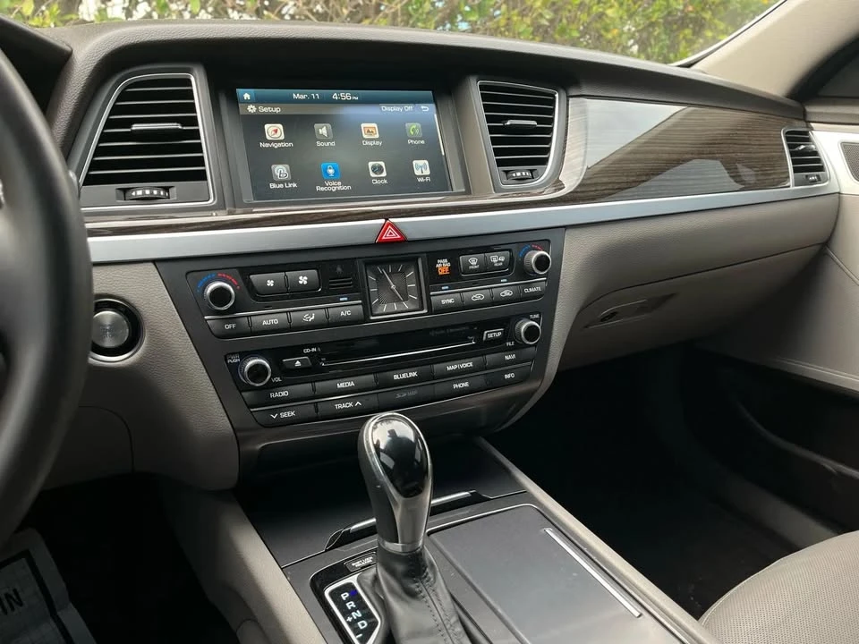 2016 Hyundai Genesis - Image 4 of 20