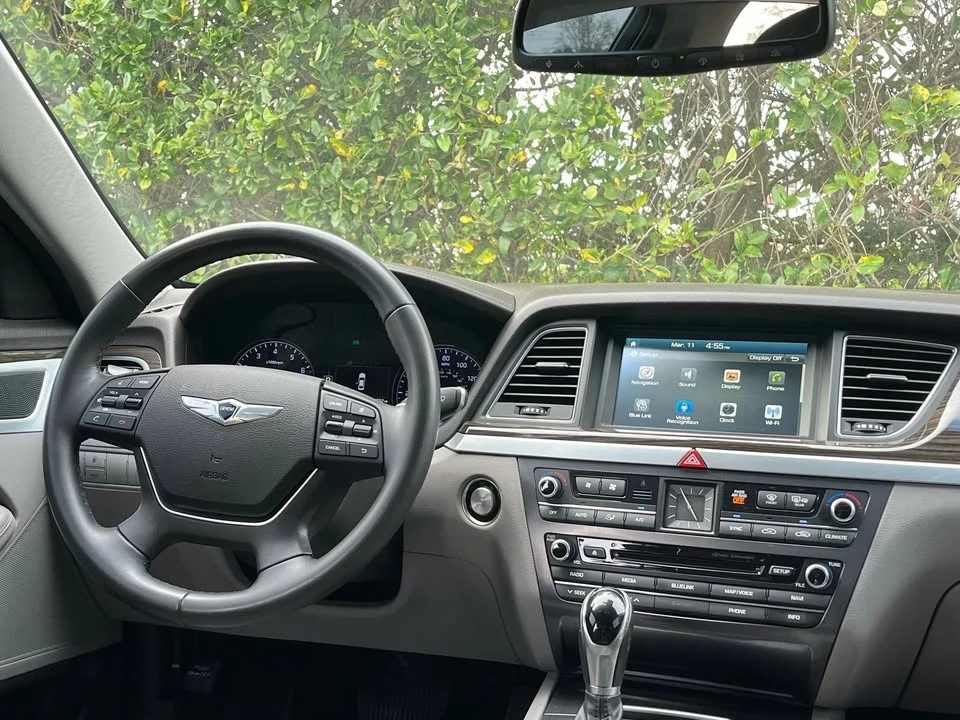 2016 Hyundai Genesis - Image 2 of 20