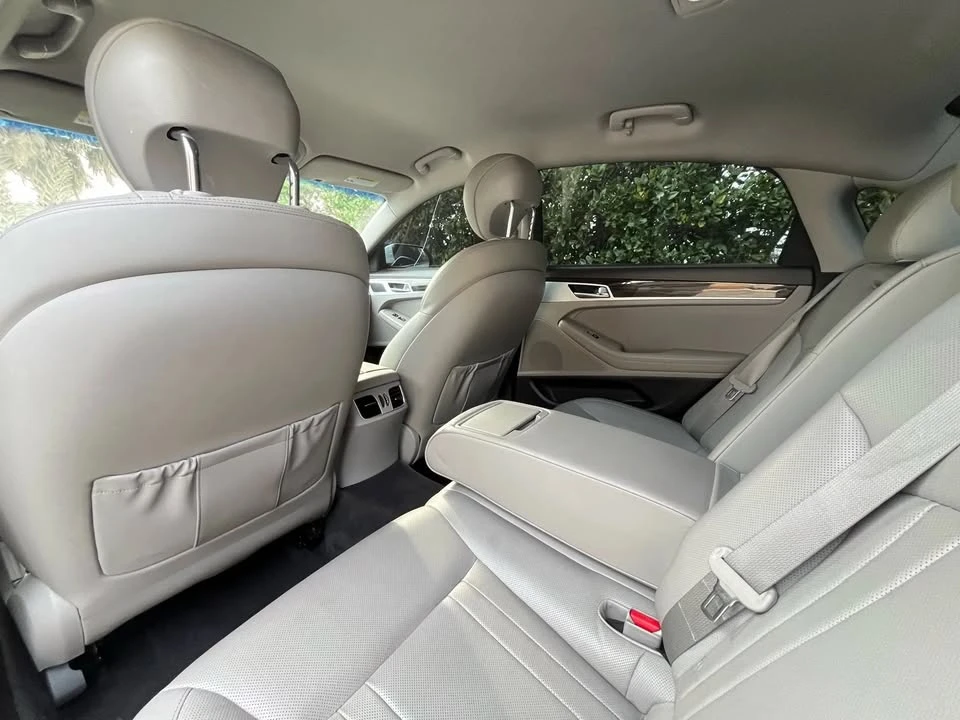 2016 Hyundai Genesis - Image 15 of 20