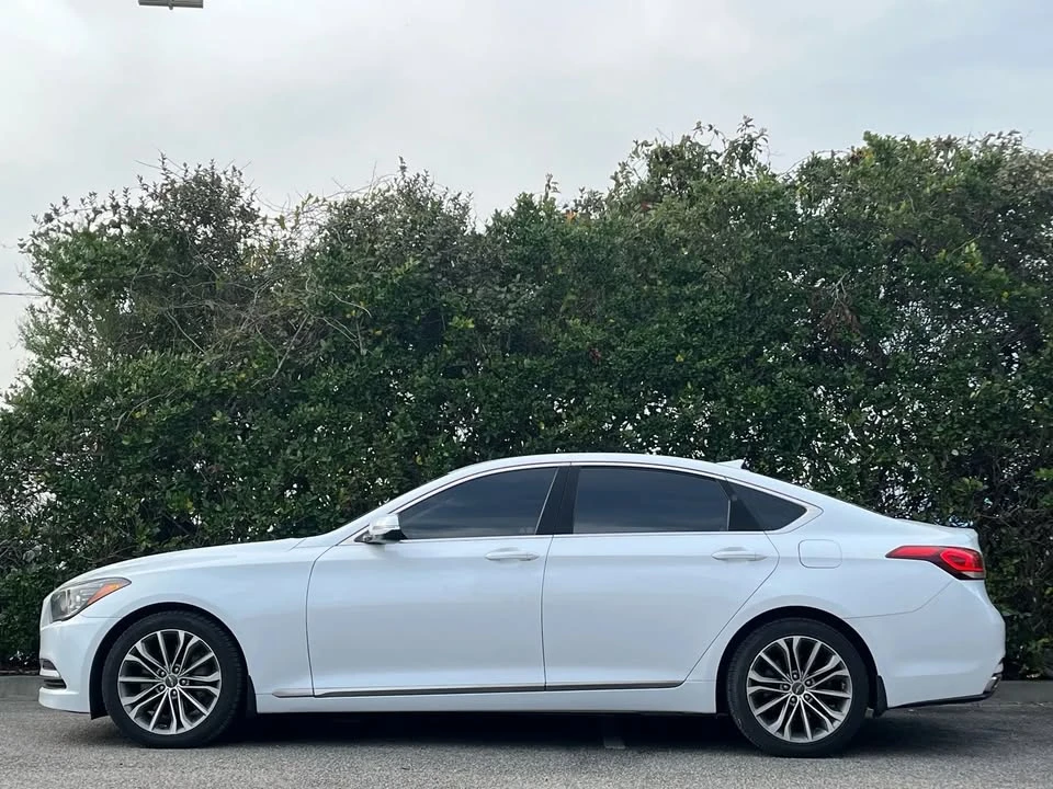 2016 Hyundai Genesis - Image 6 of 20