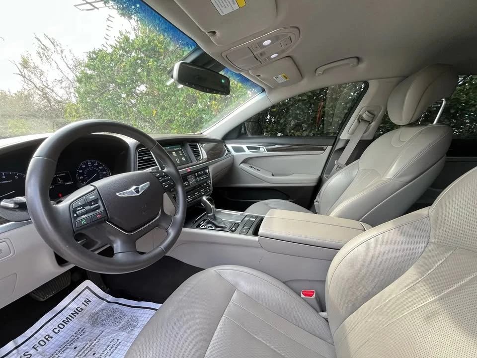 2016 Hyundai Genesis - Image 14 of 20
