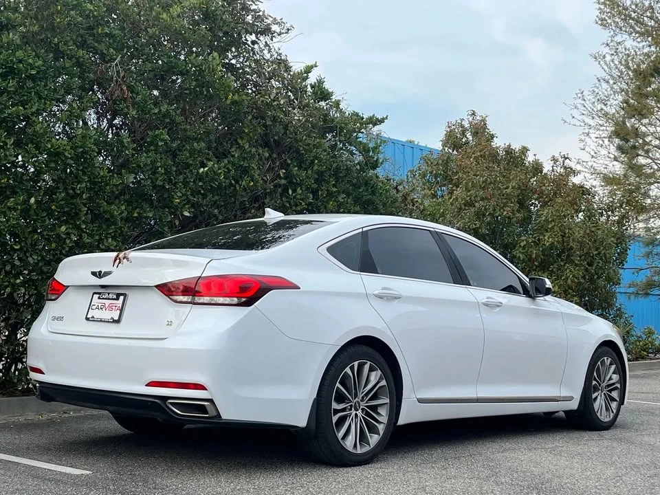 2016 Hyundai Genesis - Image 12 of 20