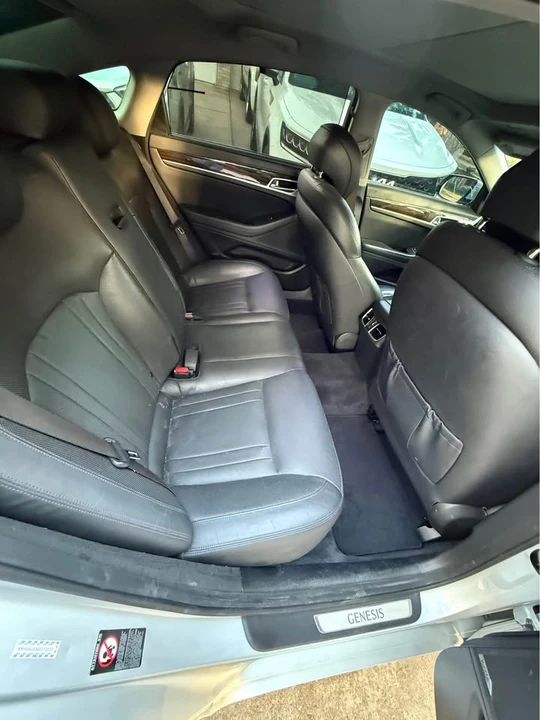 2016 Hyundai Genesis - Image 12 of 20