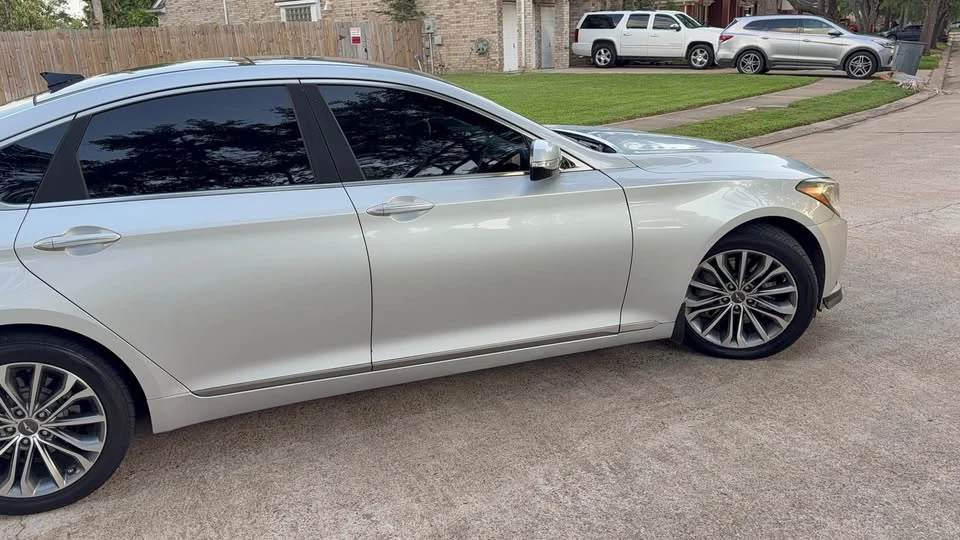 2016 Hyundai Genesis - Image 2 of 20