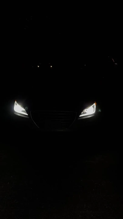 2016 Hyundai Genesis - Image 16 of 20