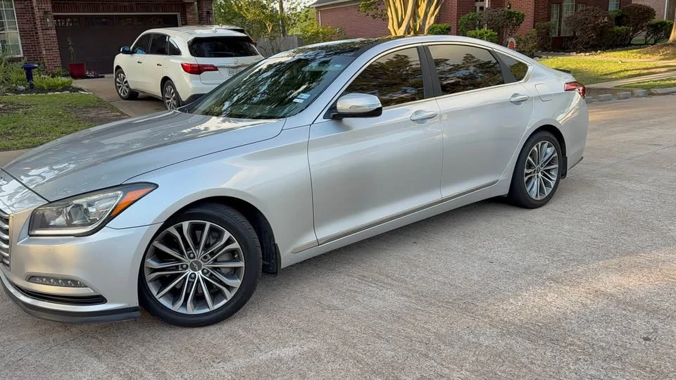 2016 Hyundai Genesis - Image 18 of 20