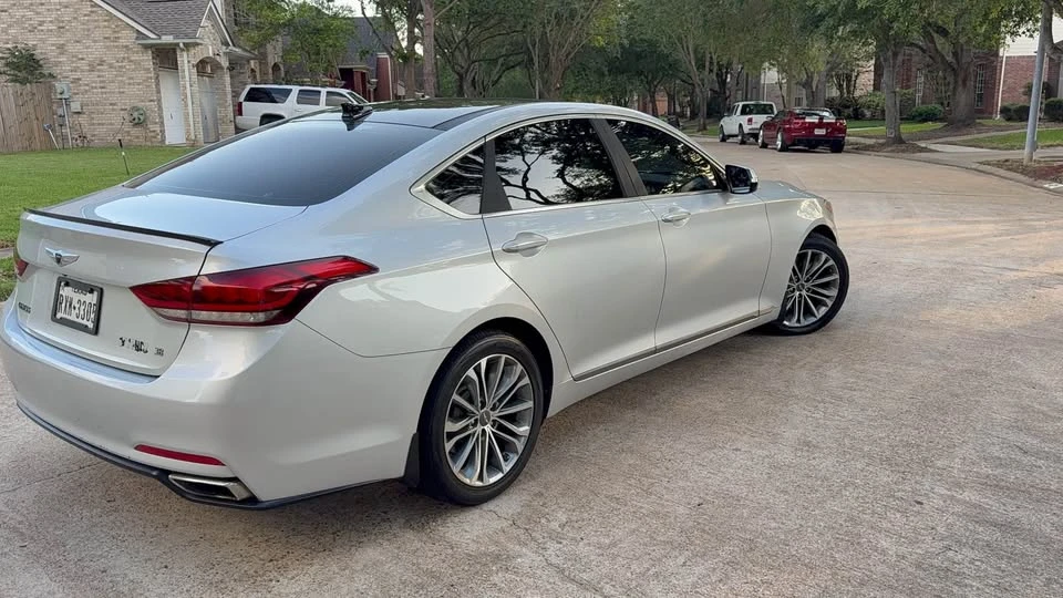 2016 Hyundai Genesis - Image 4 of 20
