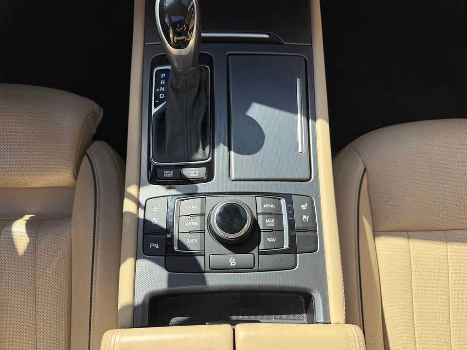 2016 Hyundai Genesis - Image 13 of 20
