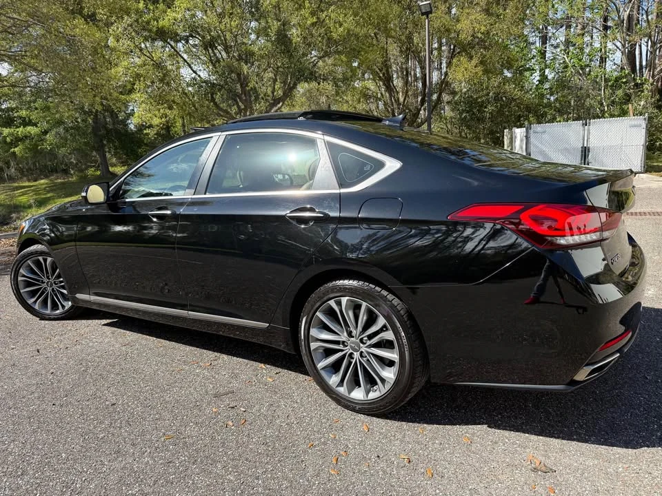 2016 Hyundai Genesis - Image 8 of 20