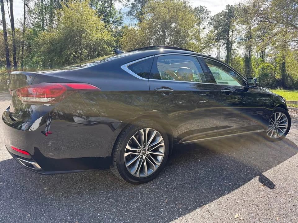 2016 Hyundai Genesis - Image 9 of 20