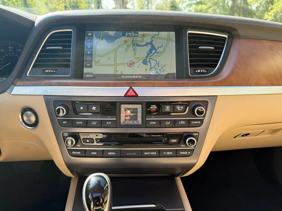 2016 Hyundai Genesis - Image 12 of 20