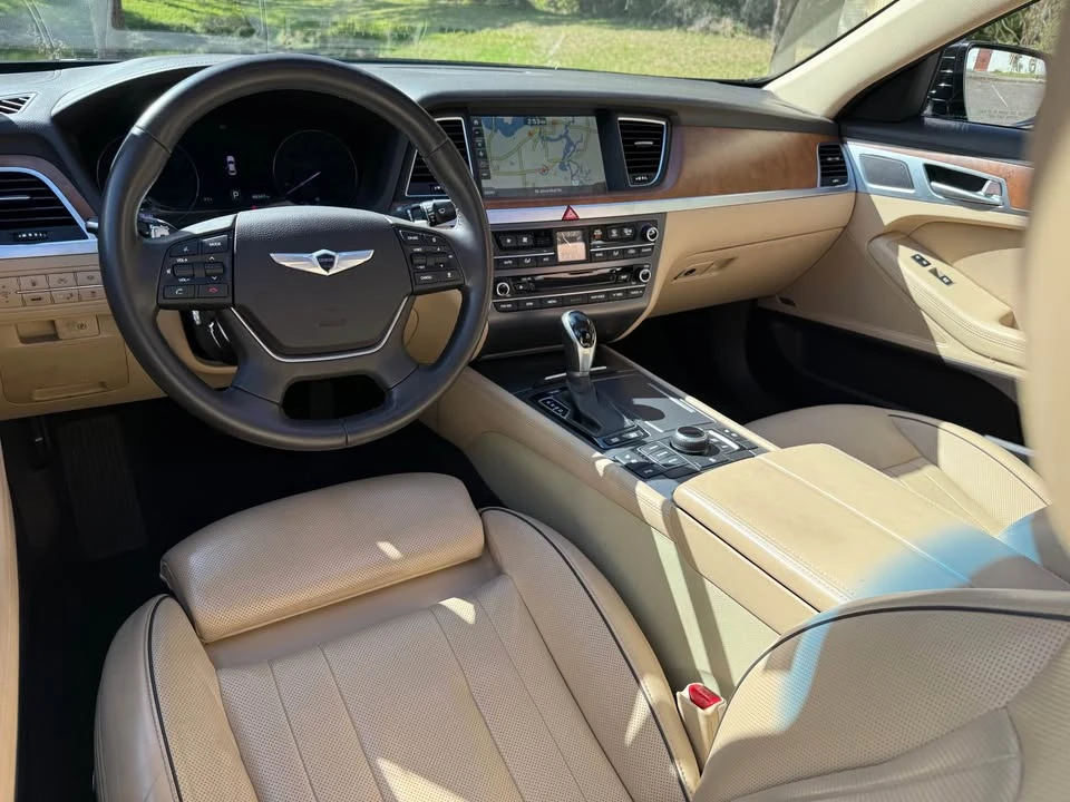2016 Hyundai Genesis - Image 14 of 20