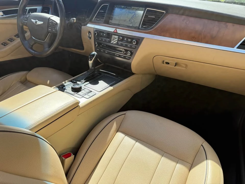 2016 Hyundai Genesis - Image 15 of 20