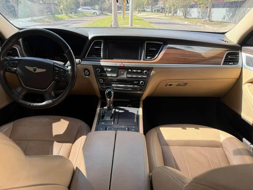 2016 Hyundai Genesis - Image 12 of 20