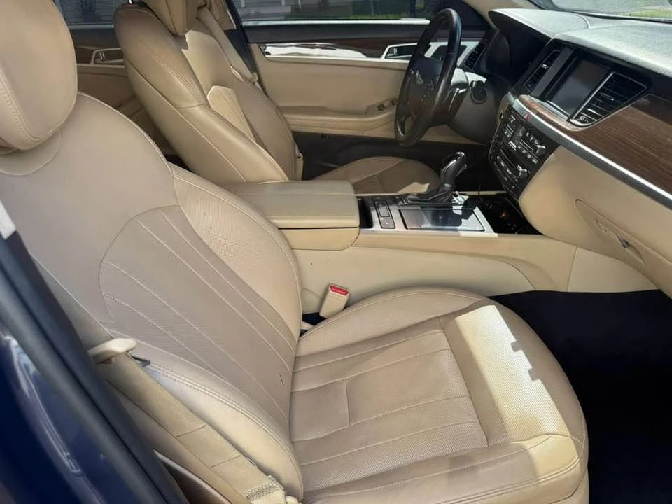 2016 Hyundai Genesis - Image 18 of 20