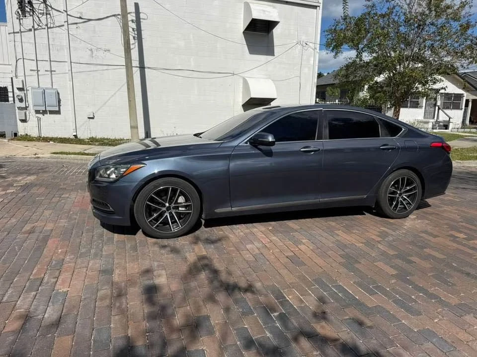 2016 Hyundai Genesis - Image 8 of 20