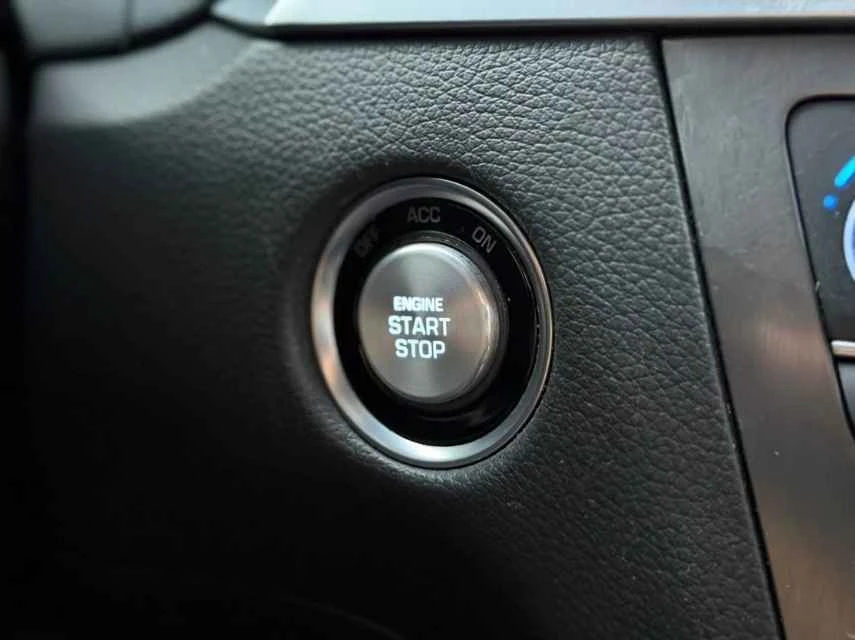 2016 Hyundai Genesis - Image 7 of 20