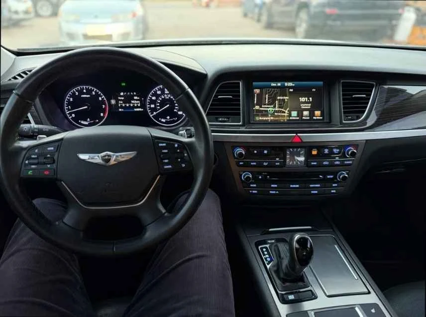 2016 Hyundai Genesis - Image 14 of 20