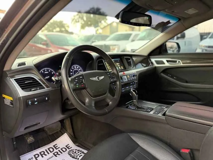 2016 Hyundai Genesis - Image 10 of 20
