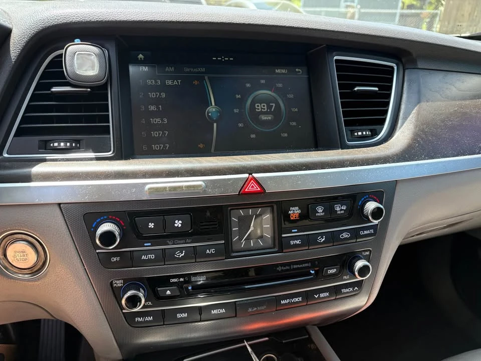2016 Hyundai Genesis - Image 8 of 16