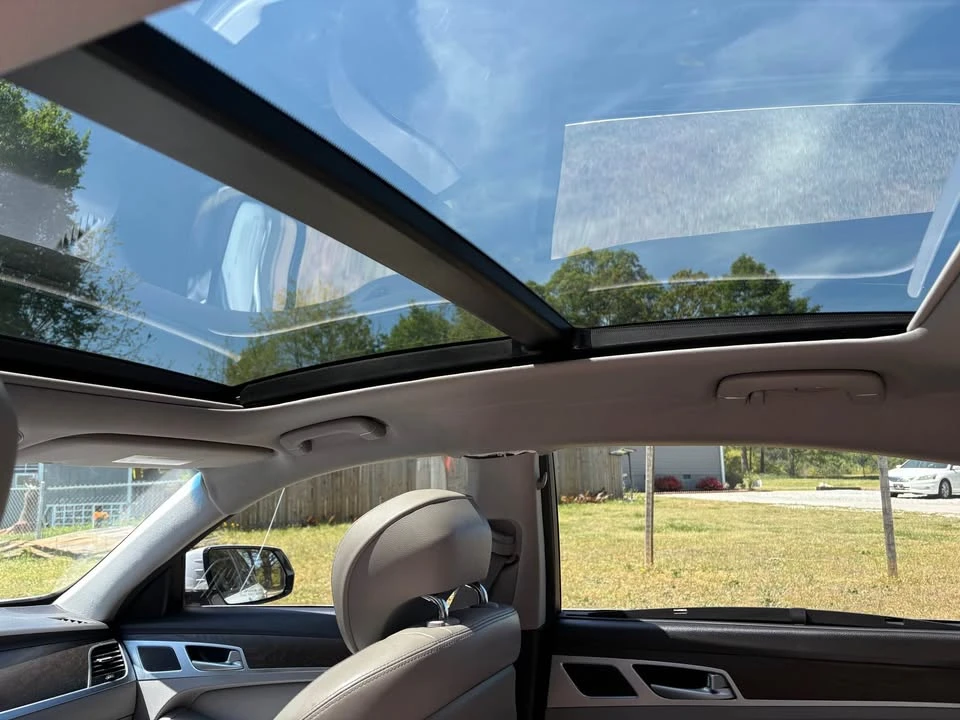2016 Hyundai Genesis - Image 12 of 16