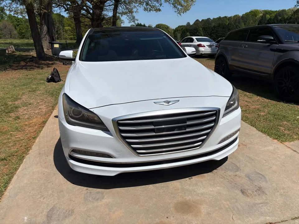 2016 Hyundai Genesis - Image 13 of 16