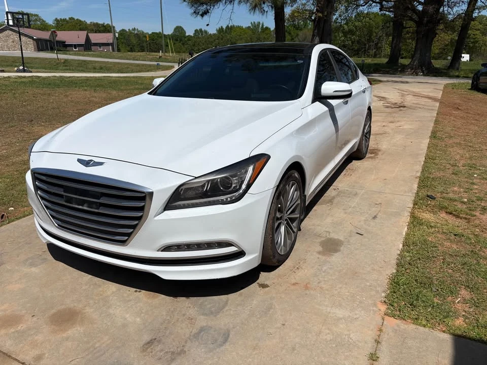 2016 Hyundai Genesis - Image 14 of 16
