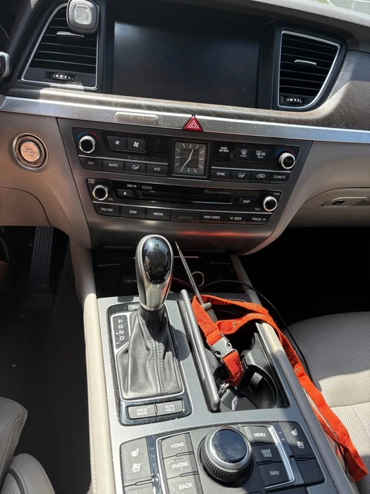2016 Hyundai Genesis - Image 7 of 16