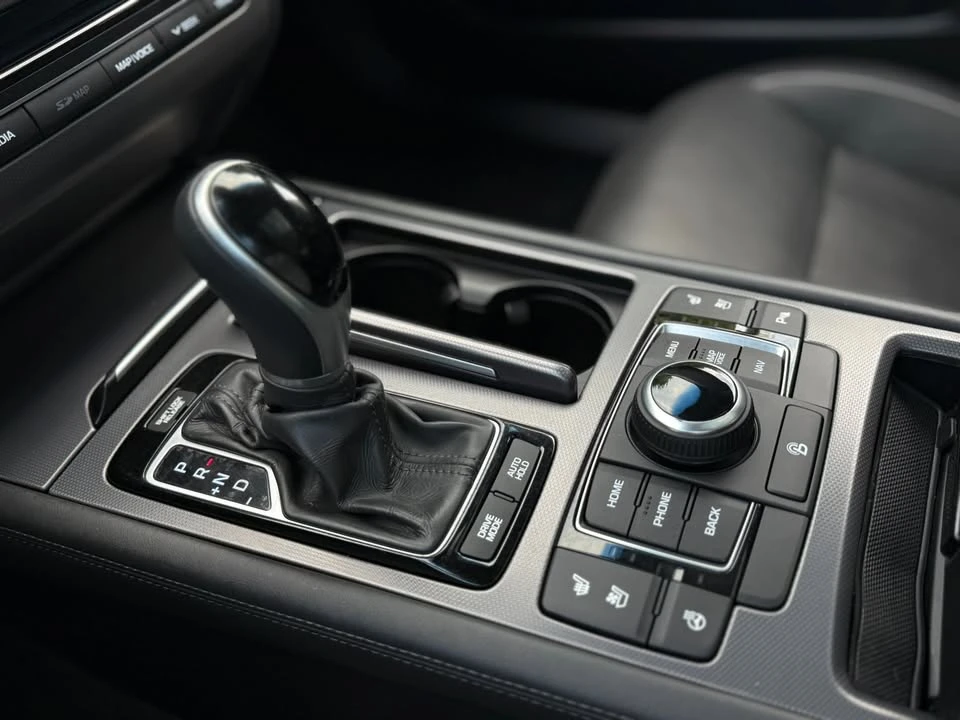2016 Hyundai Genesis - Image 16 of 19