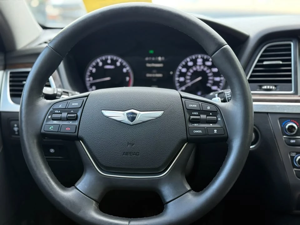 2016 Hyundai Genesis - Image 12 of 19