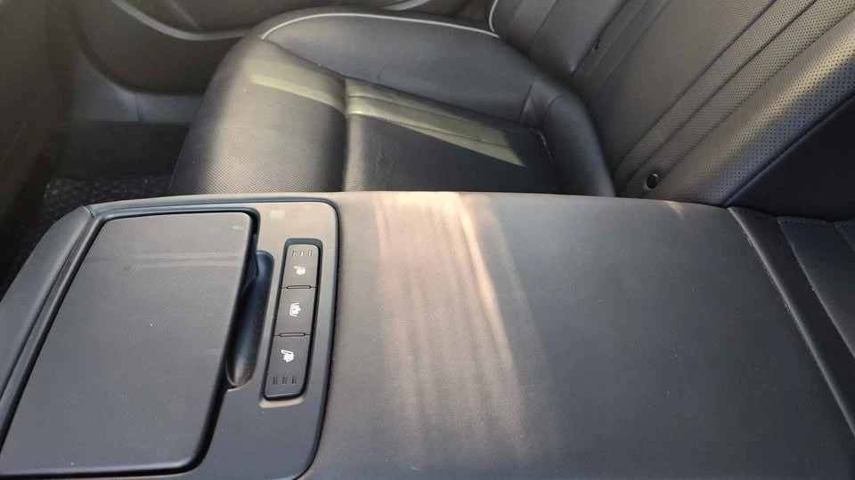 2016 Hyundai Genesis - Image 8 of 16