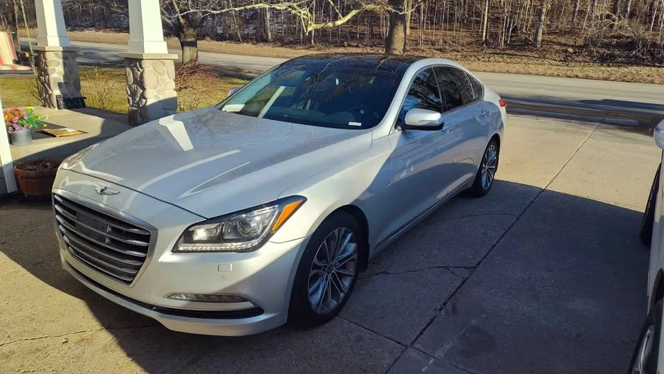 2016 Hyundai Genesis - Image 2 of 16