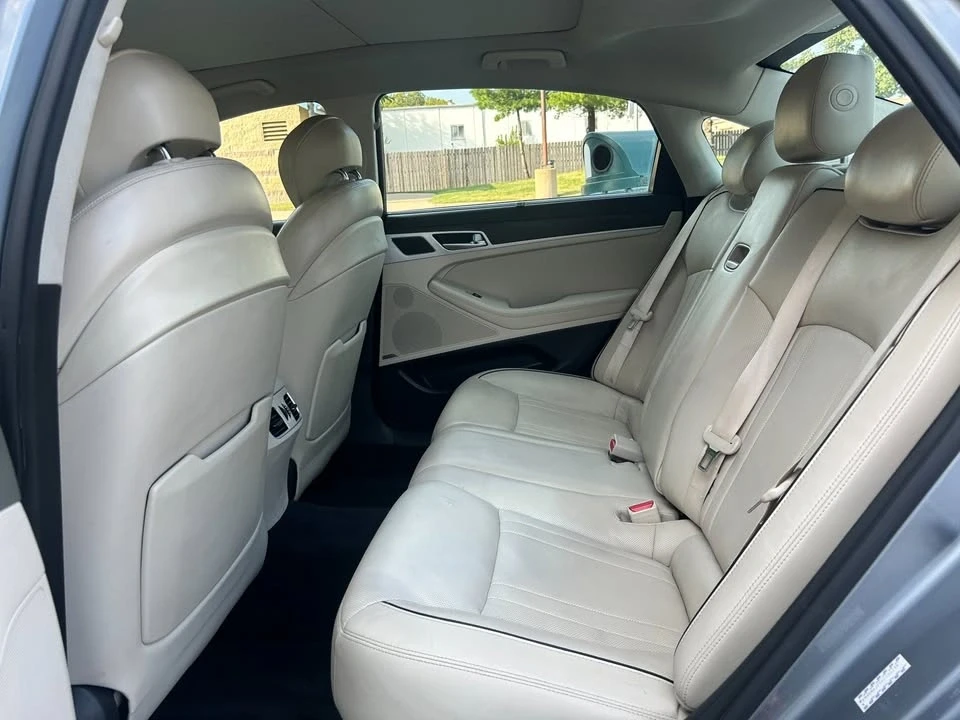 2016 Hyundai Genesis - Image 9 of 16