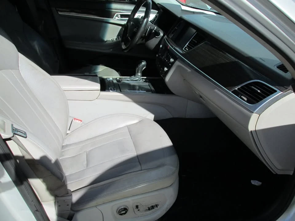 2016 Hyundai Genesis - Image 9 of 16