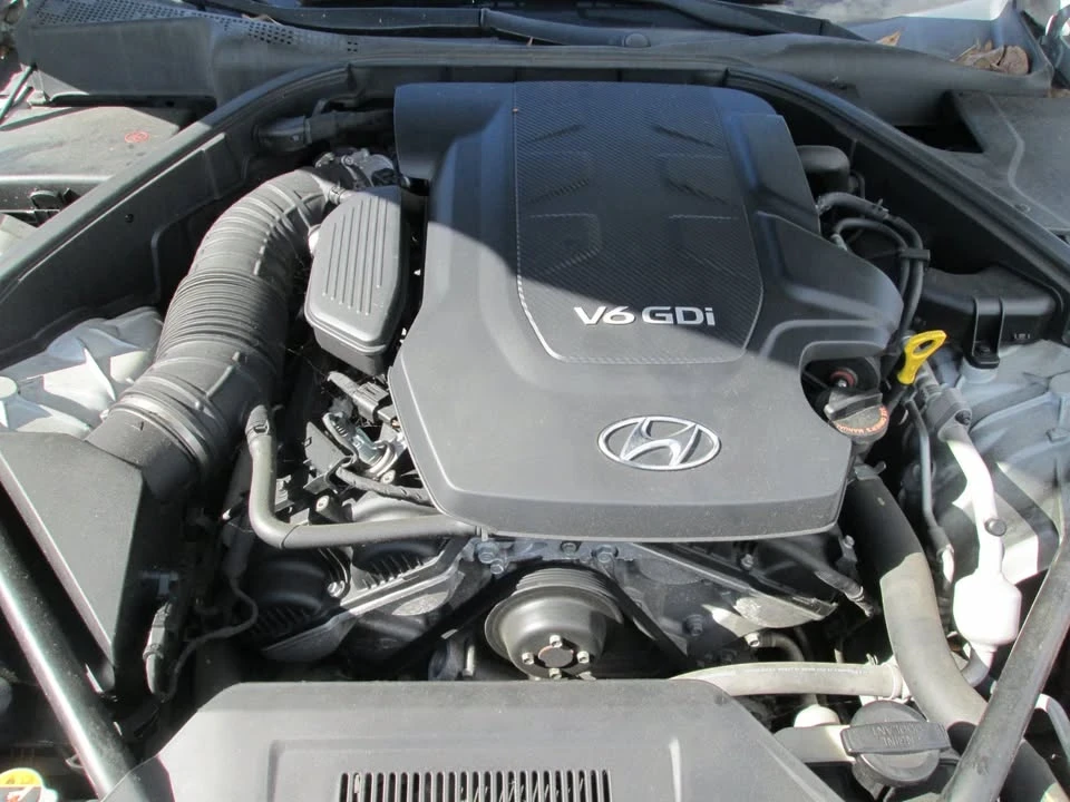 2016 Hyundai Genesis - Image 16 of 16