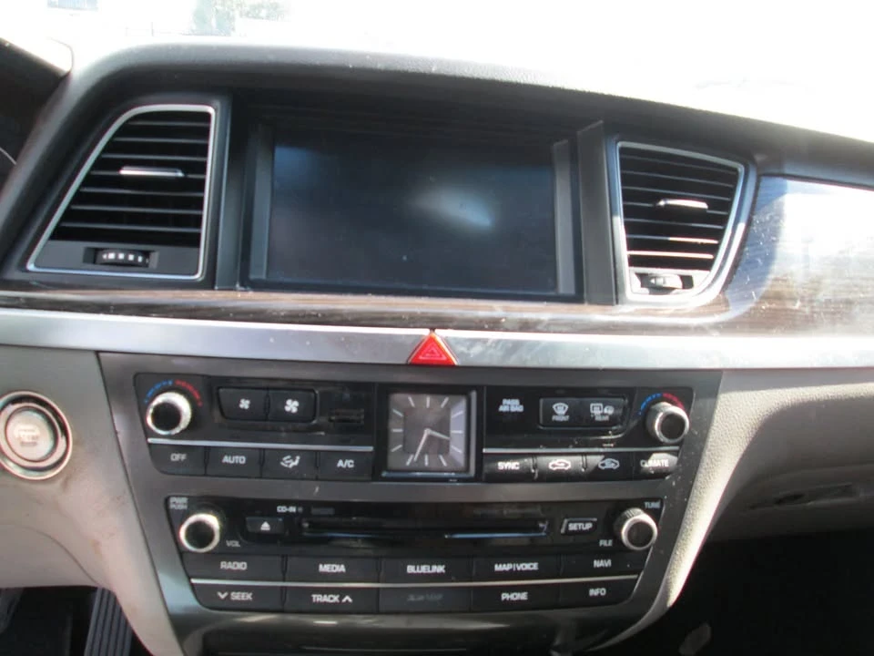 2016 Hyundai Genesis - Image 15 of 16