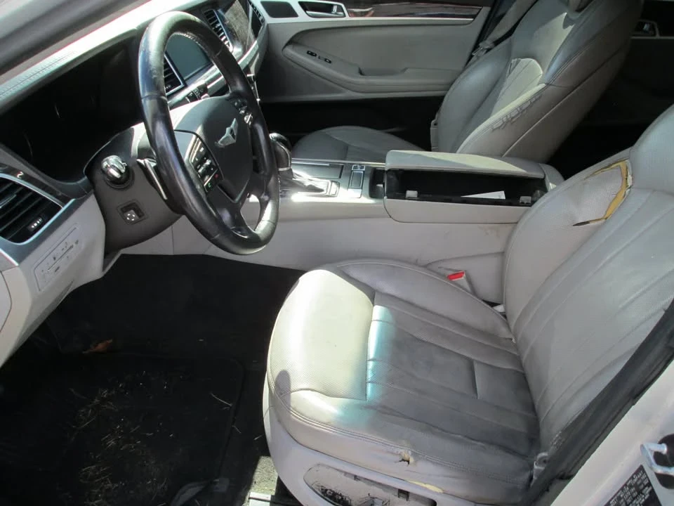 2016 Hyundai Genesis - Image 8 of 16