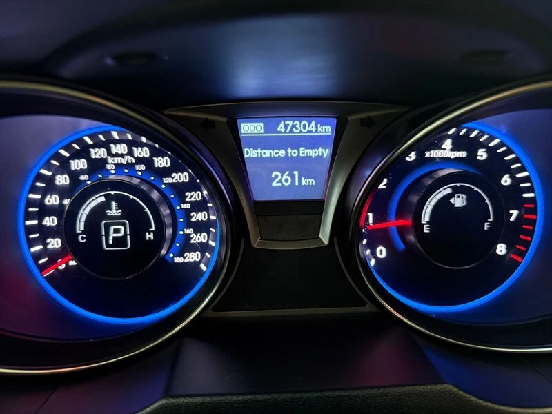 2016 Hyundai Genesis - Image 11 of 16