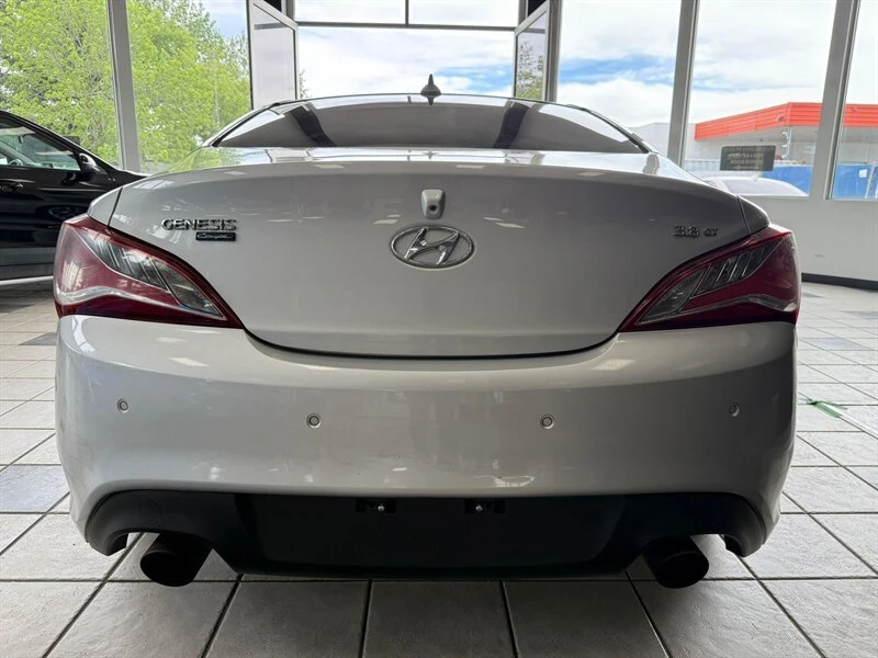 2016 Hyundai Genesis - Image 6 of 16