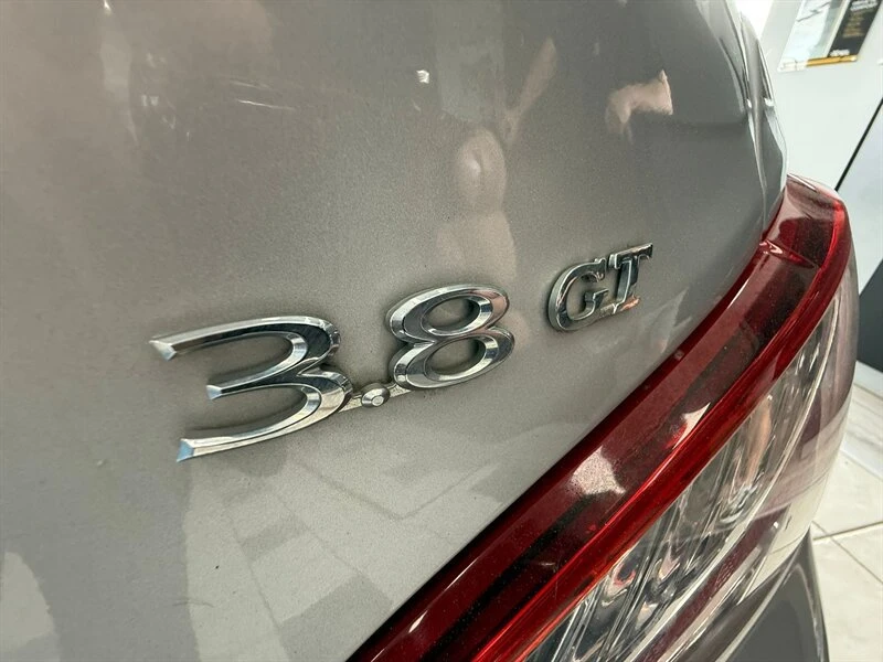 2016 Hyundai Genesis - Image 9 of 16
