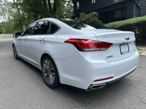 2016 Hyundai Genesis - Image 5 of 17