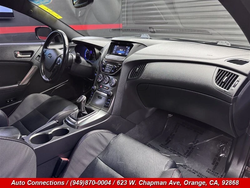 2016 Hyundai Genesis - Image 11 of 20