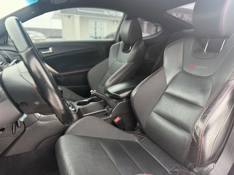 2016 Hyundai Genesis Coupe - Image 10 of 20