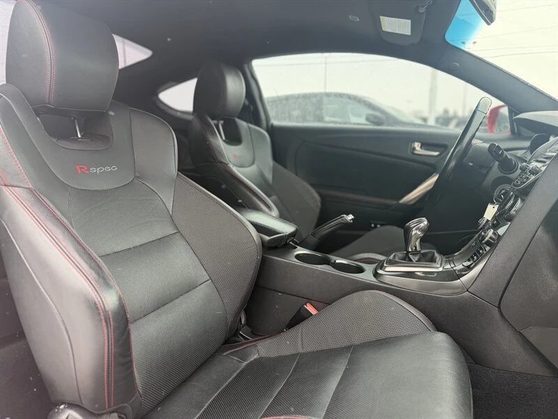 2016 Hyundai Genesis Coupe - Image 15 of 20