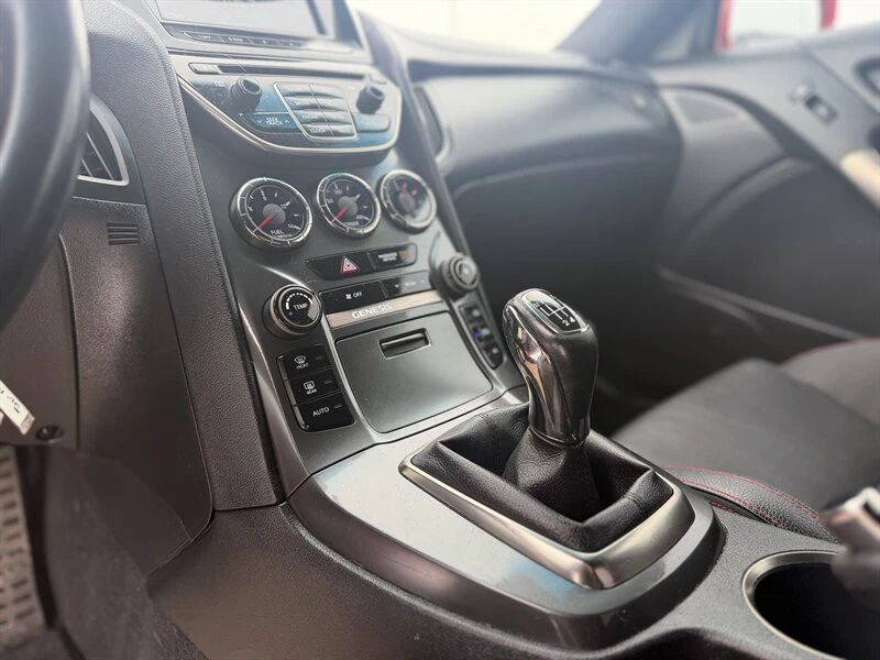 2016 Hyundai Genesis Coupe - Image 12 of 20
