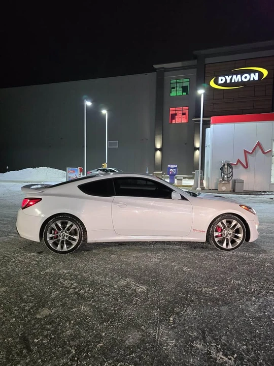 2016 Hyundai Genesis - Image 3 of 9