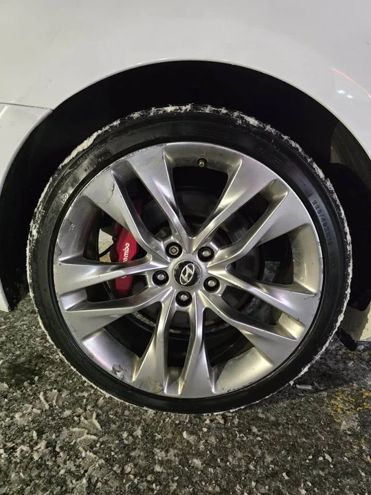 2016 Hyundai Genesis - Image 5 of 9
